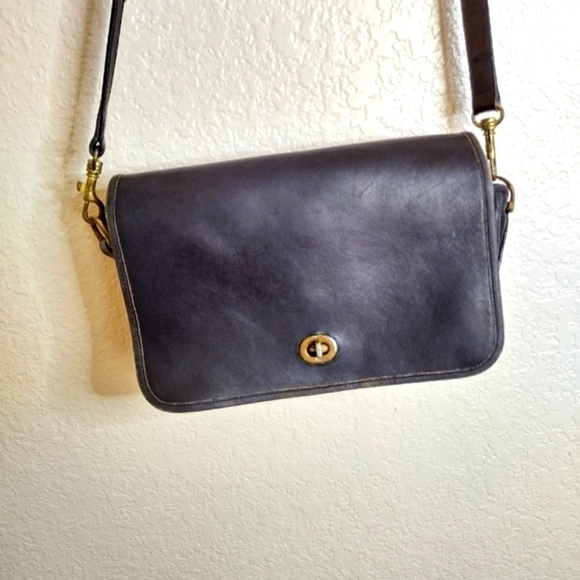 Coach Vintage Penny Pocket black leather Crossbody Purse 22117-06 USA - Picture 1 of 12